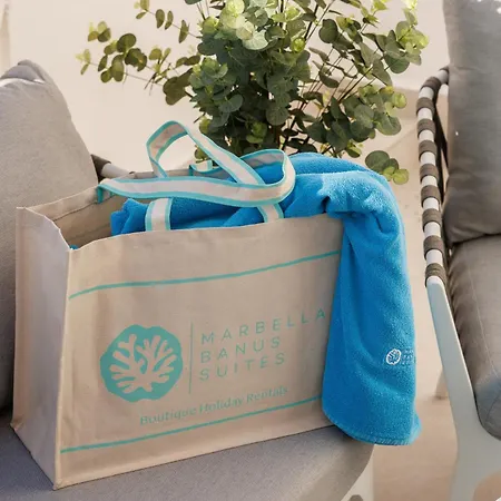 Banus - Banus - Playa Del Duque - Luxury Beachfront Complex - 2br - 2ba - Direct Access - Just 3 Min Walk To Puerto Banus Marina - Outdoor Terrace - 35,000 M2 Tropical Gardens - 3 Pools - 2 Onsite Restaurants - Ideal For Familie * Marbella